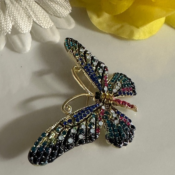 Butterfly Rhinestones Pin/Brooch - Picture 5 of 10